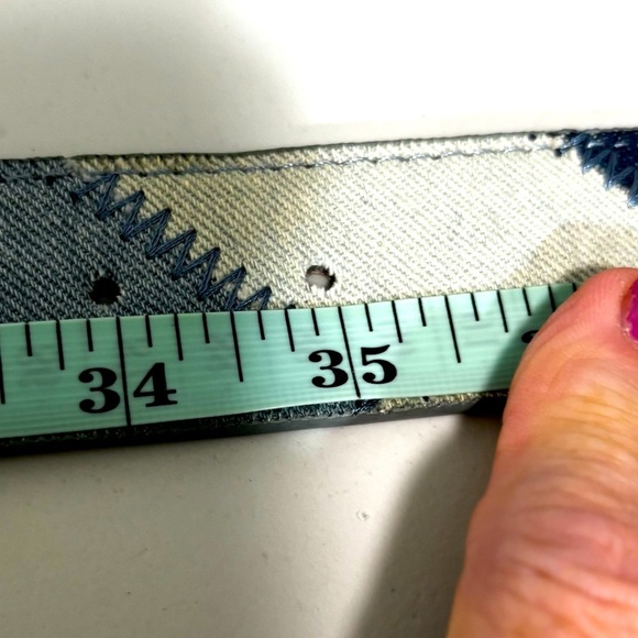 TARGET - SIZE MEDIUM - 4 DENIM COLORS - PLACED AT A SLANT - BELT FITS 29-35” - S - Picture 9 of 11
